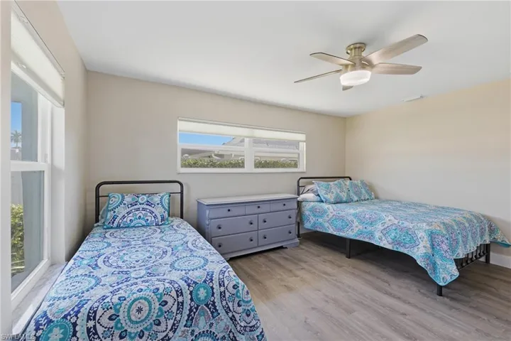 Spacious Light and Bright Bedroom