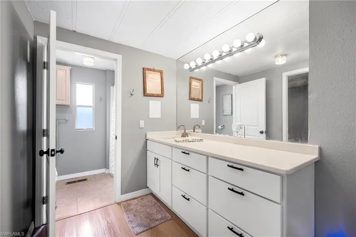 138  Lexington  AVE, Fort Myers, FL 33908