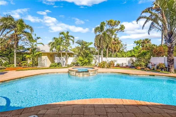 12710  Summerwood  DR, Fort Myers, FL 33908