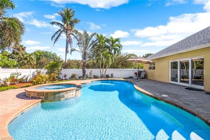 12710  Summerwood  DR, Fort Myers, FL 33908