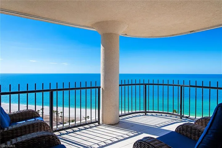 4251 Gulf Shore BLVD N # 18D, NAPLES FL 34103