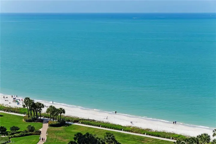 4251 Gulf Shore BLVD N # 18D, NAPLES FL 34103