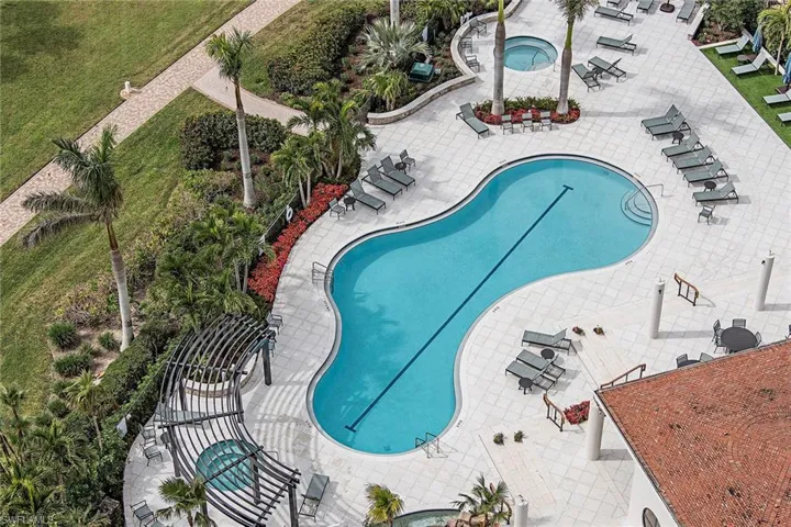 4251 Gulf Shore BLVD N # 18D, NAPLES FL 34103