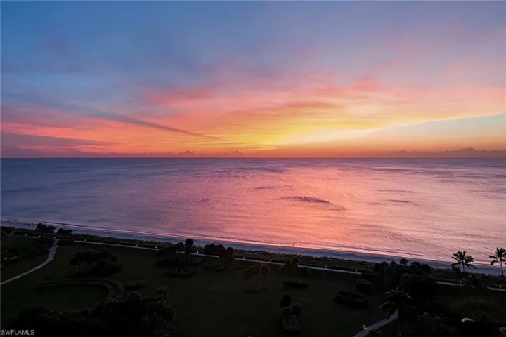 4251 Gulf Shore BLVD N # 18D, NAPLES FL 34103