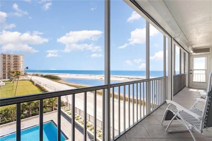 Southern Facing lanai with shutters