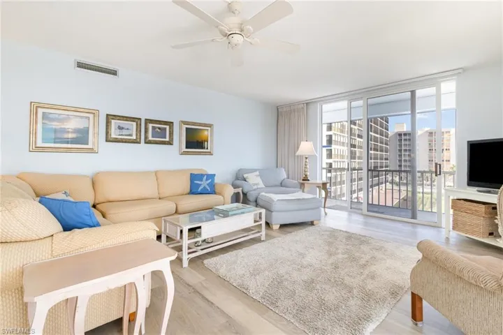 Spacious living room with views everywhere