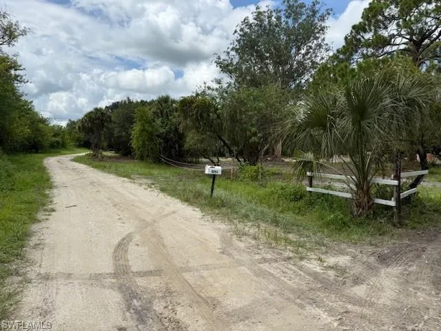 View of dirt / gravel road