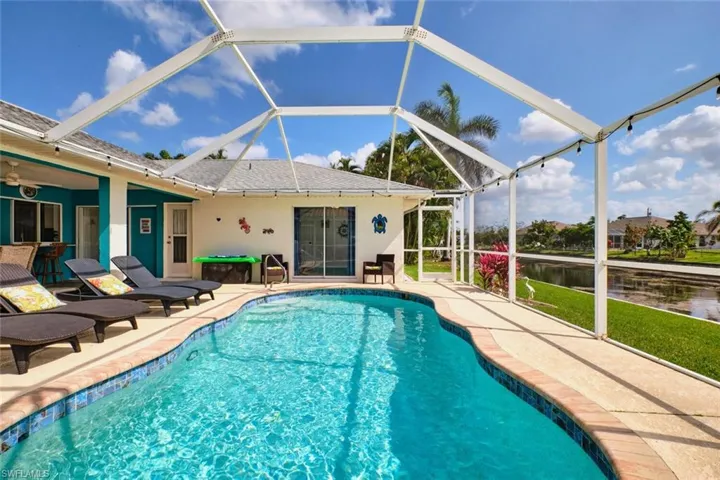HUGE HEATED POOL