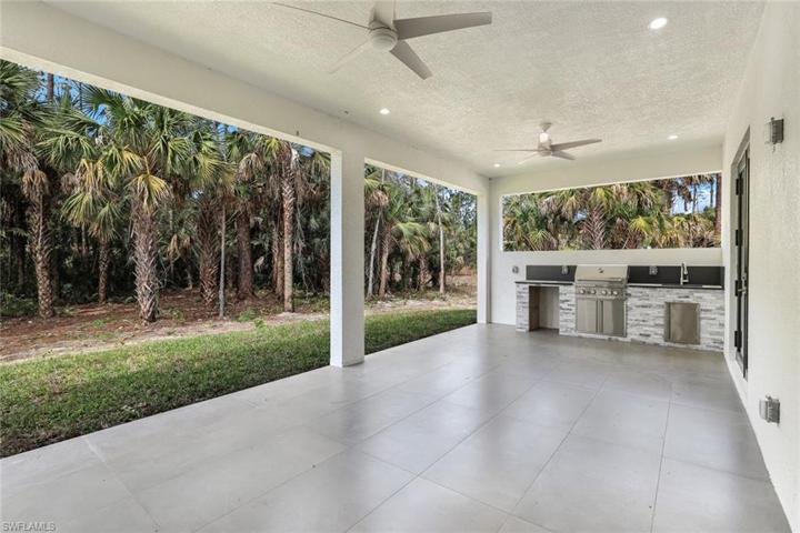 883  2nd NE ST, Naples, FL 34120
