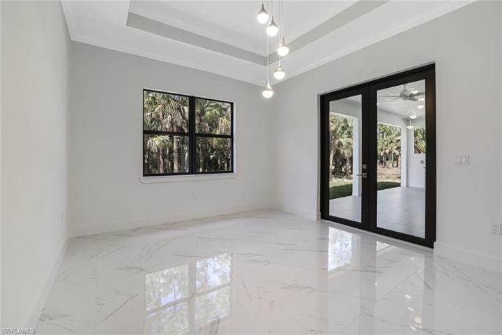 883  2nd NE ST, Naples, FL 34120
