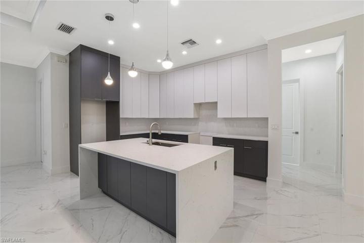 883  2nd NE ST, Naples, FL 34120