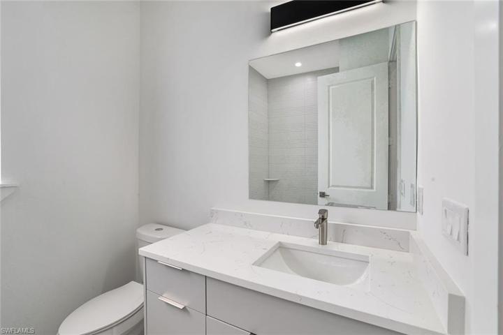 883  2nd NE ST, Naples, FL 34120