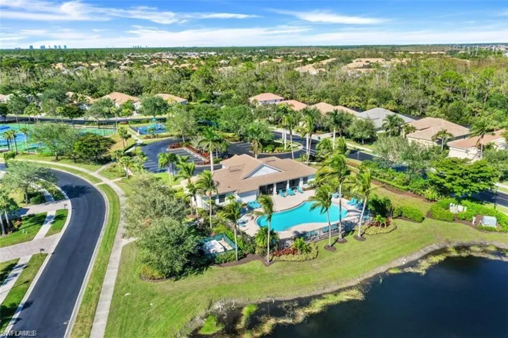16156 Parque Ln, Naples, Florida 34110