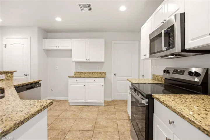 1036 Belmont St E, Lehigh Acres, Florida 33974