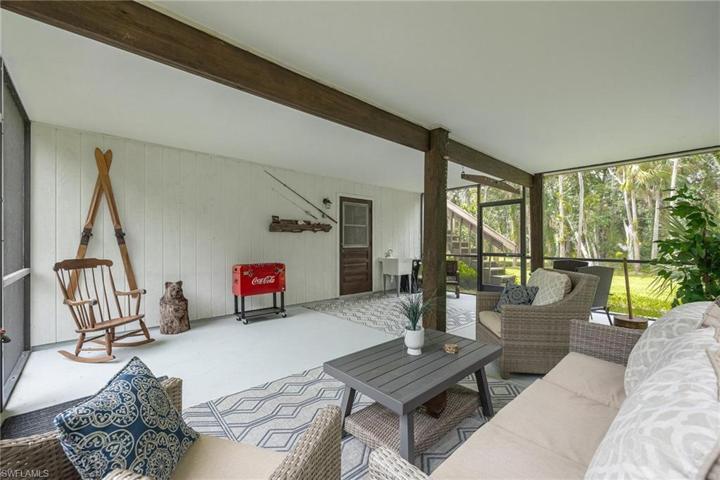 Screened-In Porch