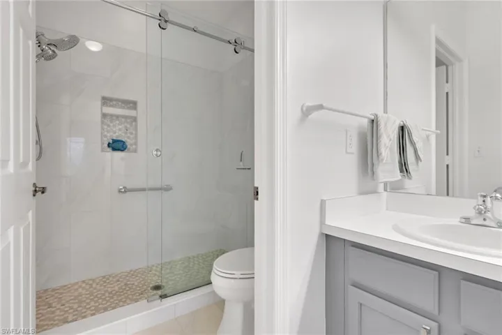 680 Wiggins Lake Dr 202, Naples, Florida 34110