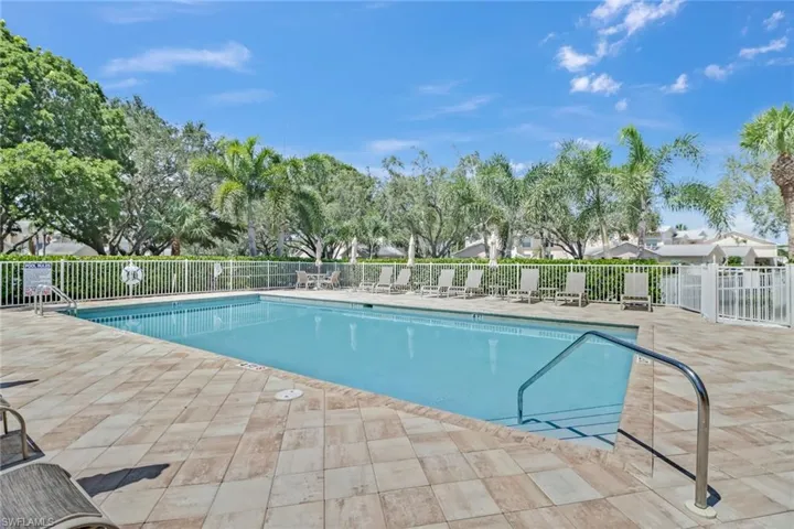680 Wiggins Lake Dr 202, Naples, Florida 34110