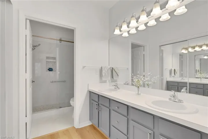 680 Wiggins Lake Dr 202, Naples, Florida 34110