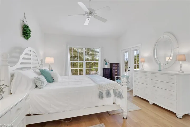680 Wiggins Lake Dr 202, Naples, Florida 34110