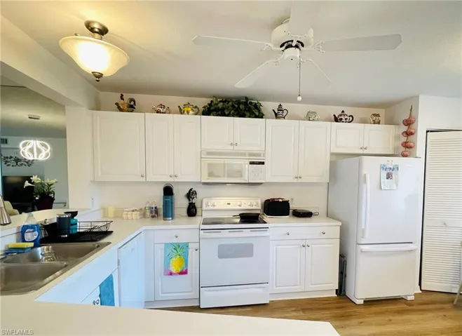 153 Gabriel Cir 3003, Naples, Florida 34104