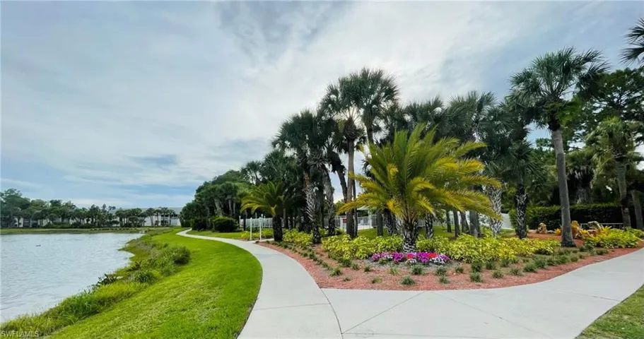 153 Gabriel Cir 3003, Naples, Florida 34104