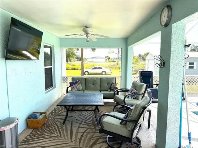 2909  1st W ST, Lehigh Acres, FL 33971