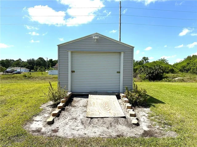 2909  1st W ST, Lehigh Acres, FL 33971