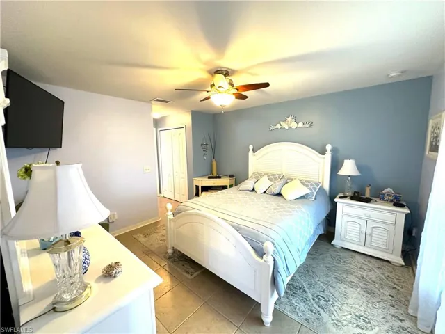 2909  1st W ST, Lehigh Acres, FL 33971