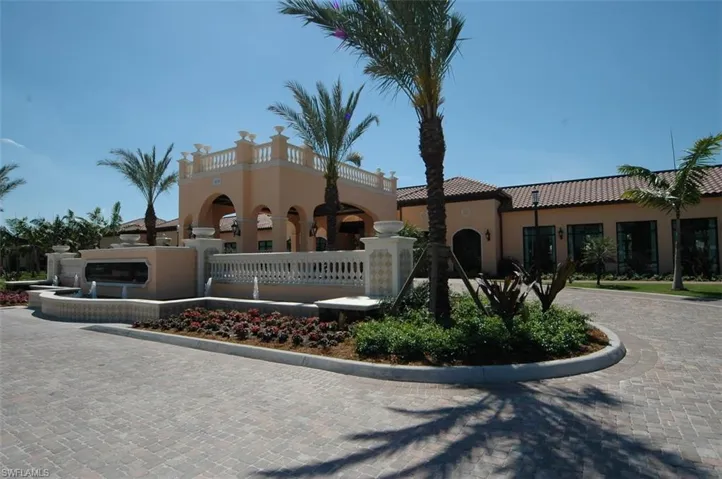 Naples Bay Resort Club