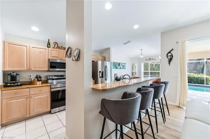 Light and bright kitchen