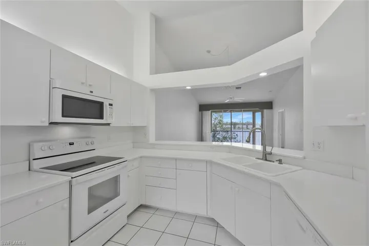 3420 Crown Pointe Blvd 202, Naples, Florida 34112