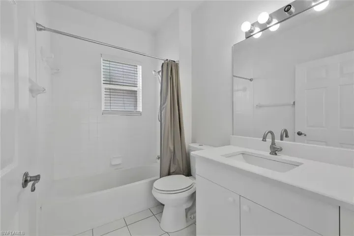 3420 Crown Pointe Blvd 202, Naples, Florida 34112