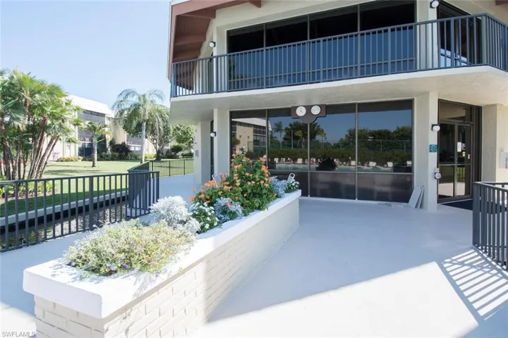 Entrance into clubhouse, by the pool area.  Great management and staff have offices in this building.  Staff members take extremely good care of our great HLV.