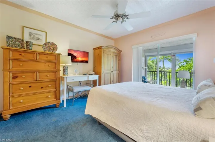 Bedroom has it's own sliding doors out to lanai.