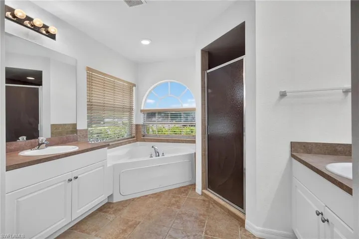 1702 Sw 1st Ave, Cape Coral, Florida 33991