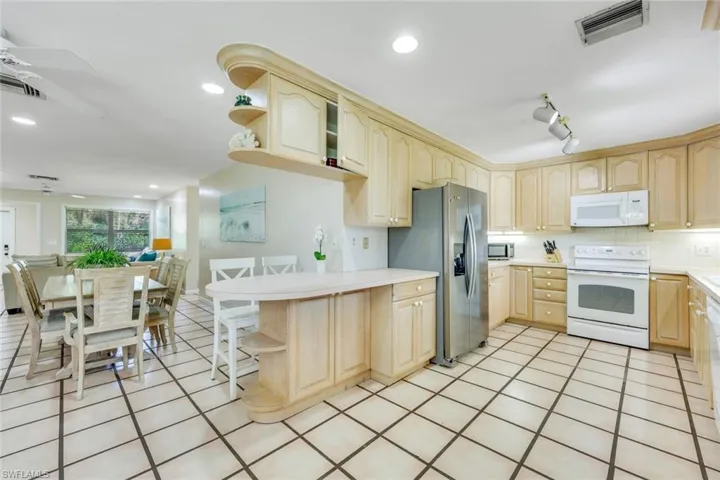 131  Cajeput  DR, Naples, FL 34108