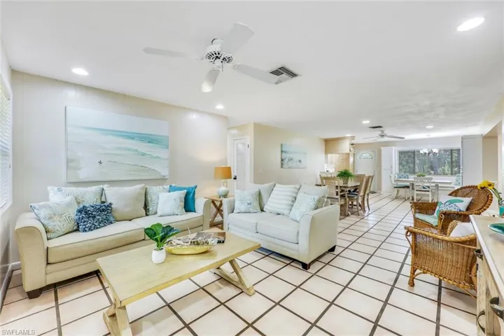 131  Cajeput  DR, Naples, FL 34108