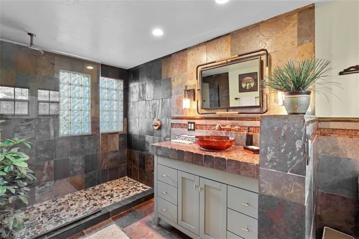 2708 Santa Cruz Blvd B3, Naples, Florida 34112
