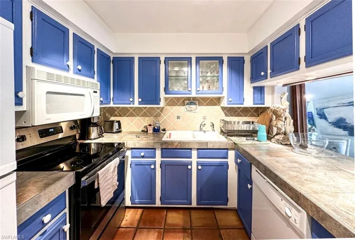 2708 Santa Cruz Blvd B3, Naples, Florida 34112