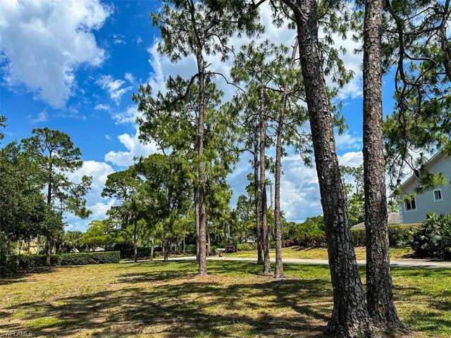 2708 Santa Cruz Blvd B3, Naples, Florida 34112