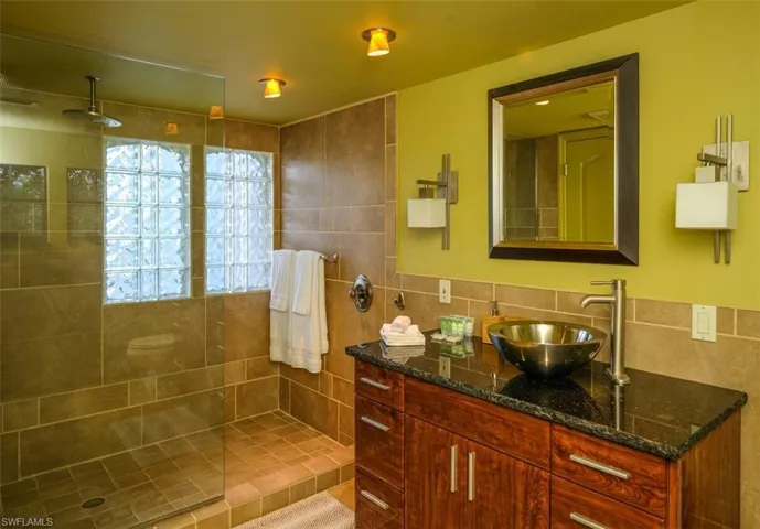 2708 Santa Cruz Blvd B3, Naples, Florida 34112
