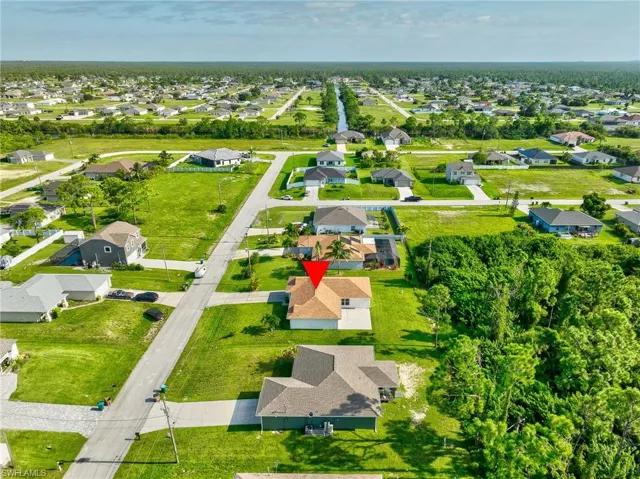 Birds eye view of property