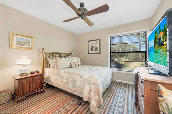 Carpeted bedroom (1)