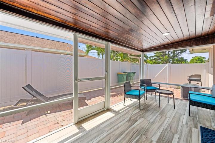 Lanai and patio with BBQ
