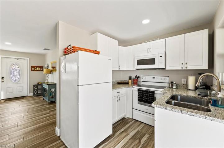 Kitchen with Quartz counters
