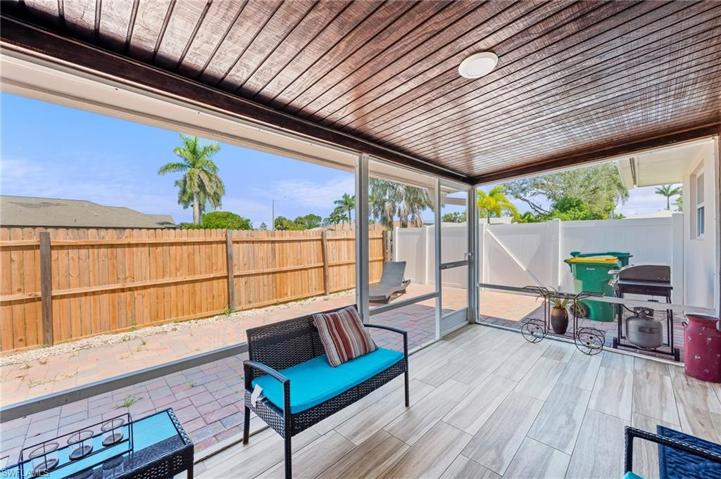 Lanai and patio with BBQ