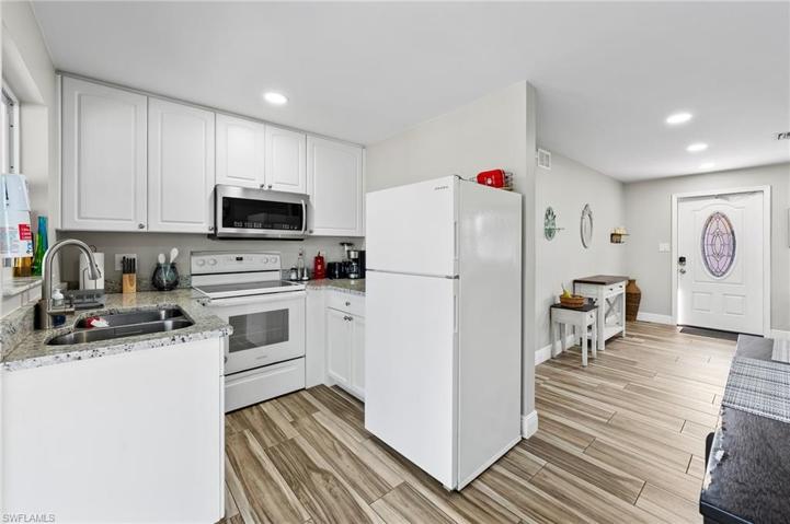 Kitchen with Quartz counters