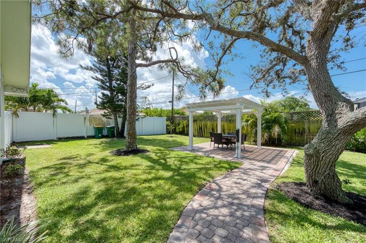 Lovely private yard with covered Pergola