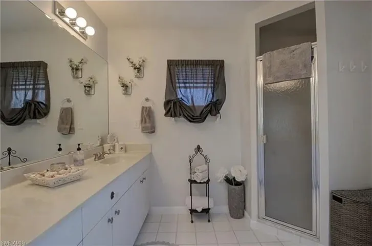 1320 Se 25th Ln, Cape Coral, Florida 33904