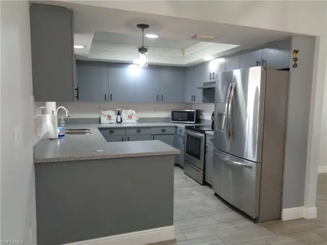 1320 Se 25th Ln, Cape Coral, Florida 33904